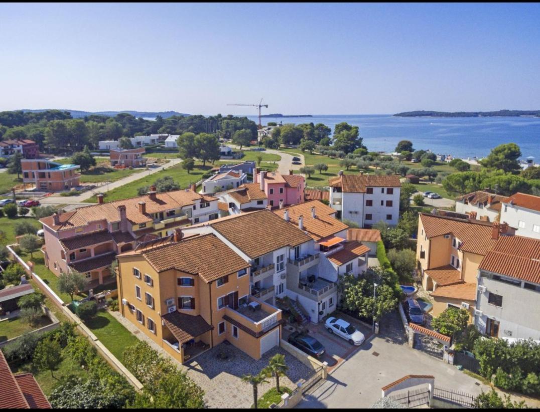 Apartments Mirjan 2000 Fažana Exteriör bild